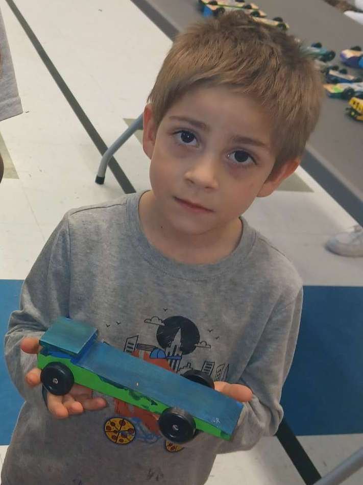 Pinewood Derby Kids And Cars